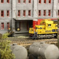 BNSF (ATSF) SD40-2 Sitting in front of Woods Furniture - BNSF BenZach Sub
