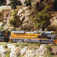 SD70ace heritage sheme riogrande and western pacific in the rock's scene.
Model from KATO

N-scale layout