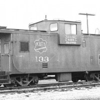Red wide vision caboose 133   2 Kansas City 1980-81