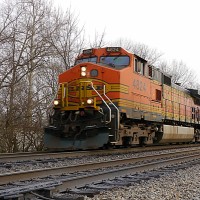 BNSF 4824 leads a Northbound autorack train through the Rosemont crossover in Lexington, KY