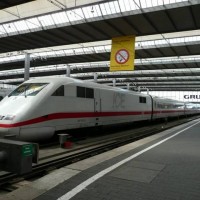 Commuter train at Hauptbahnhof, Munich