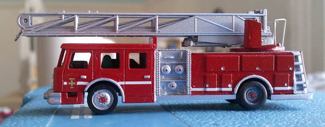 N Scale 2004 Fire Department Command SUV #2 