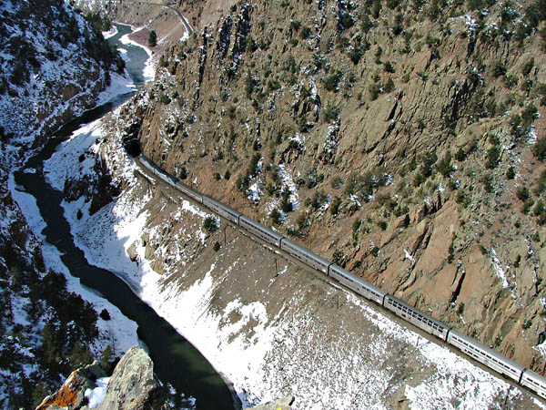 n scale mountains