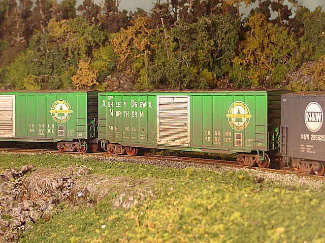 LNE_New_Boxcars014a.jpg