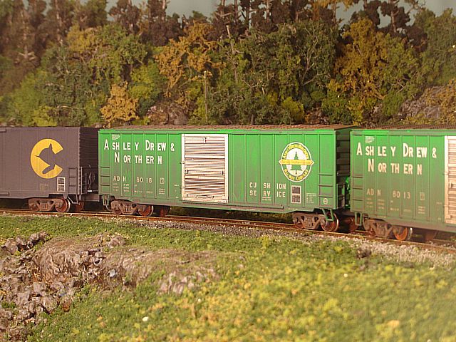 LNE_New_Boxcars016a.jpg