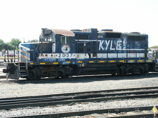 http://www.trainboard.com/railimages/data/500/kyle_diesel_2037.JPG
