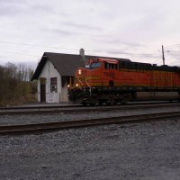 BNSF ES44DC