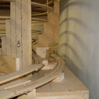Lower level subroad bed