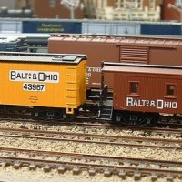 Athearn_boxcar_and_caboose