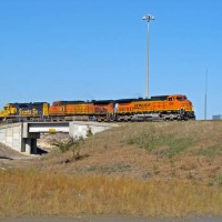 BNSF power turning on the wye