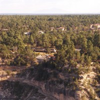 Grand Canyon Ry along the edge of the canyon