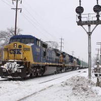 CSX7900 Southbound thru Wyoming OH, 1-29-09