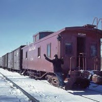UP_caboose_departing-red