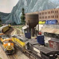 BNSF Freight rolls through town - BNSF BenZach Sub