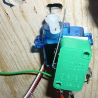 9g Servo with SPDT microswitch