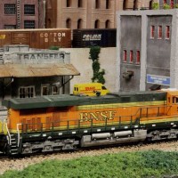 BNSF ES44AC on the BenZach Sub