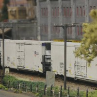 ARMN 64 FT Reefers Roll through town - BNSF BenZach Sub