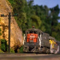 03910
