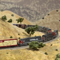 SP Lumber drags meeting at Walong (n scale)