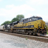 NS 8100 (Nickel Plate Heritage) Cincinnati 8-1-2013