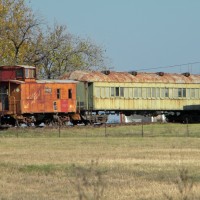 Frisco Caboose & Harriman Coach