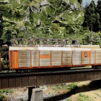 N-Scale weathered IC Autorack with simulated replacement roof panels