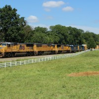 CSXT Q573 with 3 cowboys from the west leading a southbound manifest train