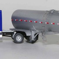 Trainworx Peterbilt 379 with Bulk Tank Trailer (2)