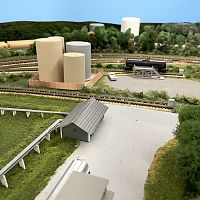 Agrico spur upgraded, new tanks,shrubs, temporary fence and temporary tank unloading platform