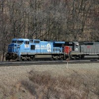 CR (NS)_Dash-8 & SP (NREX) SD45T-2_Altoona (Horseshoe Curve)_PA_2006