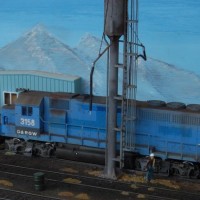 Rob Mallett's D&RGW 3158 tops up the sand in Anson Yard