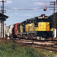 CNW 6609 rolls past the Grand Crossing Tower in La Crosse WI.