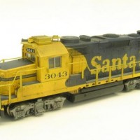 ATSF GP20 #3043. Lots of details. The shell had some minute cracks all over it which have become prominent now that I've weathered it. Since this will be a yard switcher, I've left the oversized N scale couplers in it for ease in uncoupling.