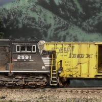 Close up shots:  NS SD70M passes a rusty RBOX: BNSF BenZach Sub (5)