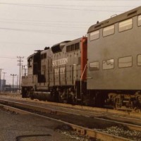 An SP GP9 leaves Santa Clara heading north to SF.