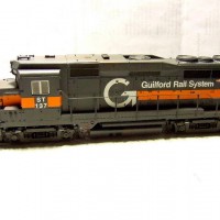 I know, Guilford never had GP30's, but I love this EMD model pretty much, so I had to paint one myself into Guilford Colors.

The road-no's 45-79 were used for Springfield Terminals GP9's and the road-no's 200-220 were used for the GP35. 100-199 were not used by Guilford so far, so I could perfectly use them for my GP30('s). My #137 was aquired from the SOO Line in 1983, SOO Line had AAR Type B trucks on them.