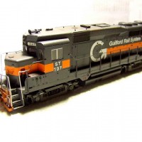 I know, Guilford never had GP30's, but I love this EMD model pretty much, so I had to paint one myself into Guilford Colors.

The road-no's 45-79 were used for Springfield Terminals GP9's and the road-no's 200-220 were used for the GP35. 100-199 were not used by Guilford so far, so I could perfectly use them for my GP30('s). My #137 was aquired from the SOO Line in 1983, SOO Line had AAR Type B trucks on them.