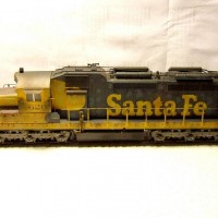 Atlas ST SD26 (ex ATSF), weathered.