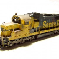 Atlas ST SD26 (ex ATSF), weathered.