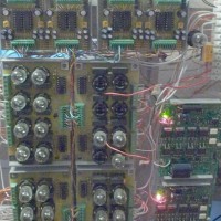 These circuits implement block detection and auto-reverse for both loops.