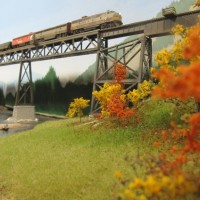 #89 (westbound ore empty) crossing Kettle River near Cascade