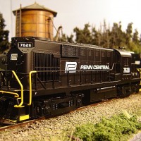Penn Central Passing PC RS-11 7628