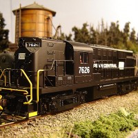 Penn Central Passing PC RS-11 7626