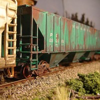 Penn Central Passing PC covered hopper 890506