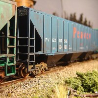 Penn Central Passing Peavey covered hopper 1055