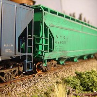 Penn Central Passing NYC covered hopper 892021