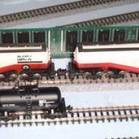 94_footh_tank_cars_-_both_with_3_beer_cans