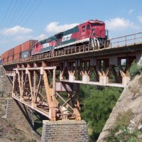 Southbound Ferromex train on Endhó  bridge