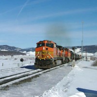 BNSF EB manifest charges thru Fraser, CO, on the 2%
