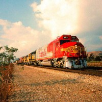 Santa Fe Warbonnet FP45 heads west!